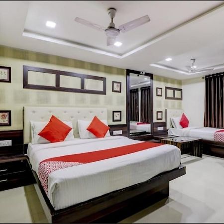 Hotel Gitanjali Inn アーメダバード エクステリア 写真